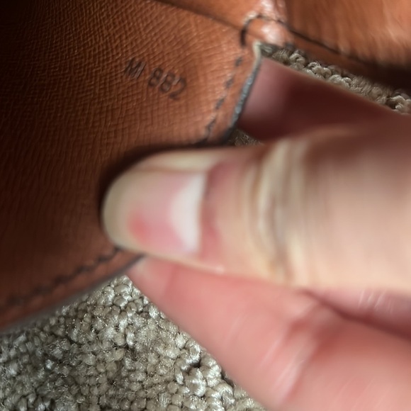 Authentic Vintage Louis Vuitton St. Cloud - Picture 4 of 10